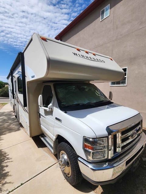 RV Rental Based in Albuquerque, NM Sleeps 10 Drivable vehicle in Albuquerque