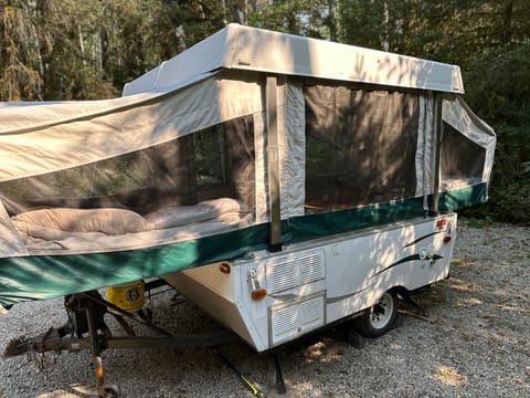 Sam's Coleman Sedona Tent Trailer Towable trailer in Port Alberni