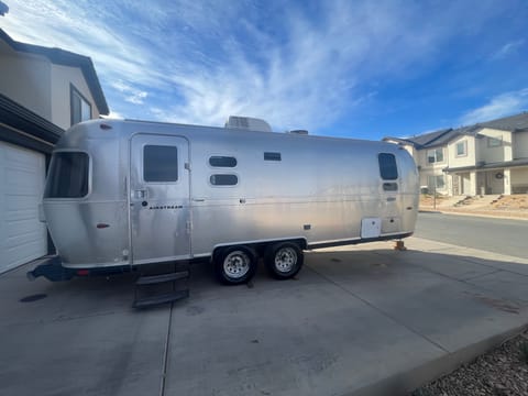 2010 Airstream Flying Cloud 25FB Towable trailer in Cedar City