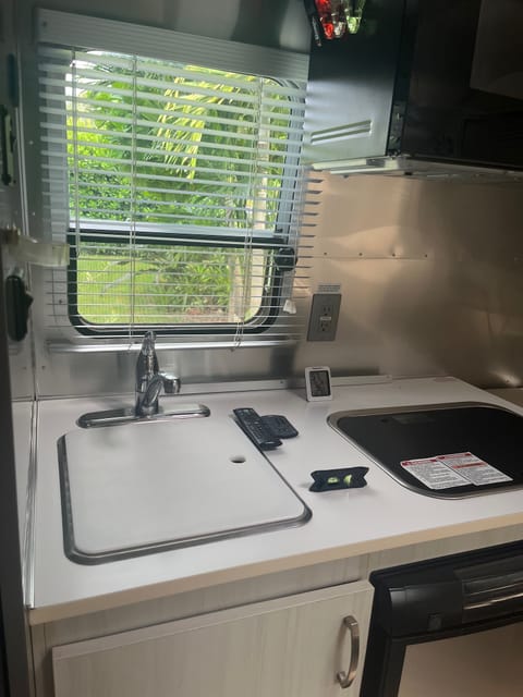 Airstream Bambi 16 Towable trailer in North Miami