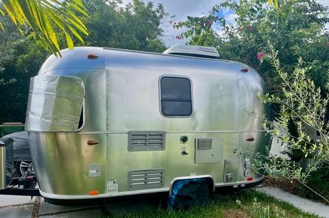 Airstream Bambi 16 Towable trailer in North Miami