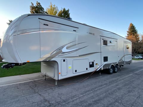 JAYCO HOME ON WHEELS Towable trailer in Gulf Cove