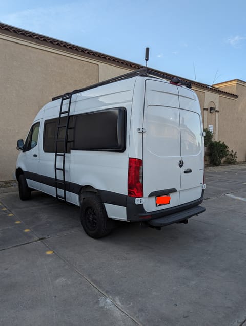 Luxury Overlanding 4x4 Sprinter Van Cámper in North Bethesda