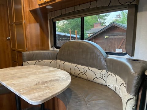 Comfortable 2019 Coachmen Leprechaun 260DS – Perfect for Family Adventure Drivable vehicle in Redmond