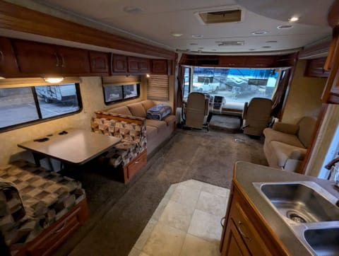 2009 Coachmen Mirada Drivable vehicle in Encinitas