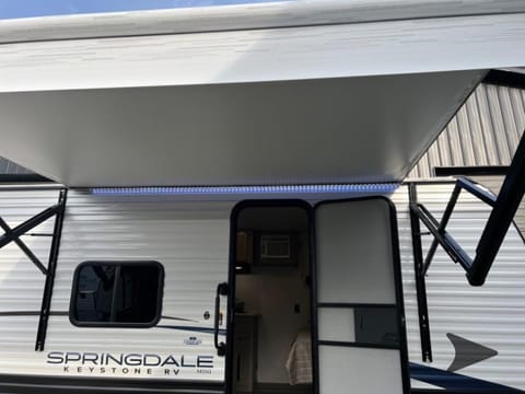 Family Fun Awaits! 2024 Keystone Springdale 1700FQ Towable trailer in Fishers