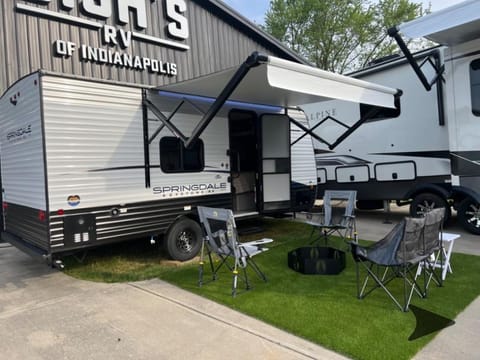 Family Fun Awaits! 2024 Keystone Springdale 1700FQ Towable trailer in Fishers