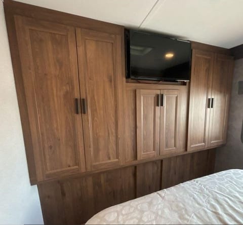 queen bedroom wardrobes