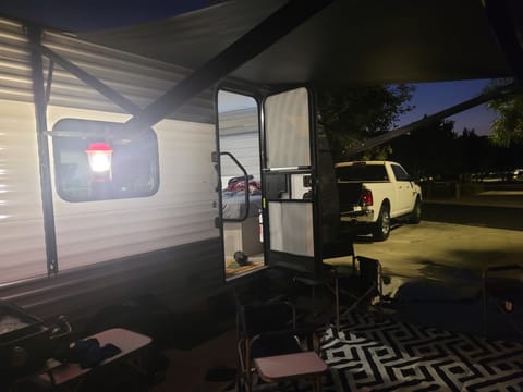 2024 Coleman LT Lantern 17R Towable trailer in Murrieta