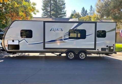 Coachmen Apex Ultra-Lite Towable trailer in Modesto