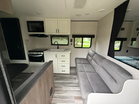 2025 Jayco Jayflight SLX 260BH – Clean, Modern Bunkhouse! Towable trailer in Fort Wayne