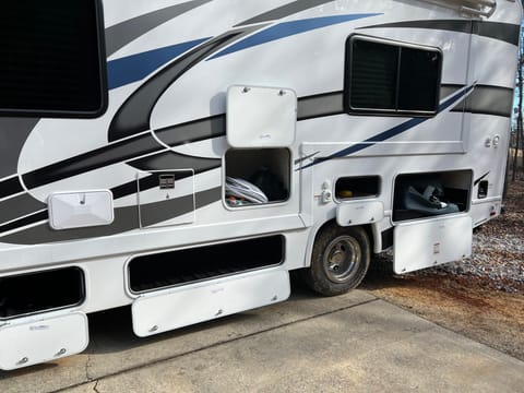 2023 Thor Four Winds 27R Motor Coach****DELIVERY ONLY**** Drivable vehicle in Orange Beach