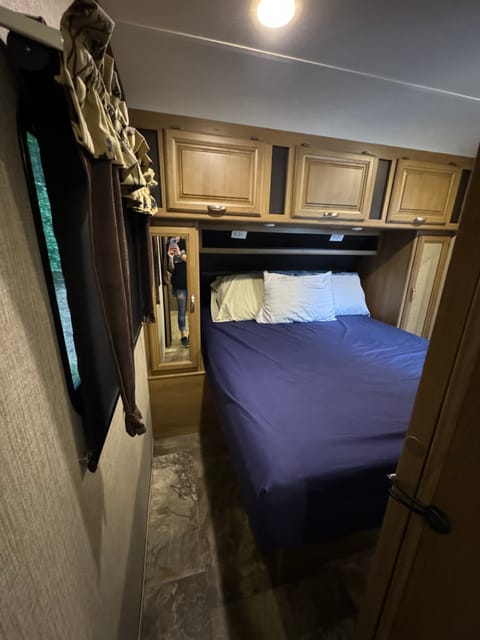 Home away from home Spacious camper Towable trailer in Effingham