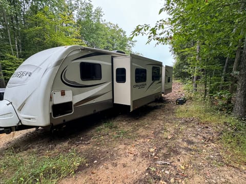 Home away from home Spacious camper Towable trailer in Effingham