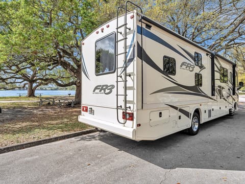 Glamping Alert! Beautiful Class A RV Drivable vehicle in Wildomar