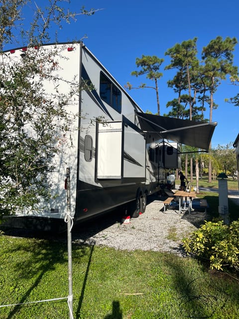 Forest River Sabre 37FLL Towable trailer in Warner Robins