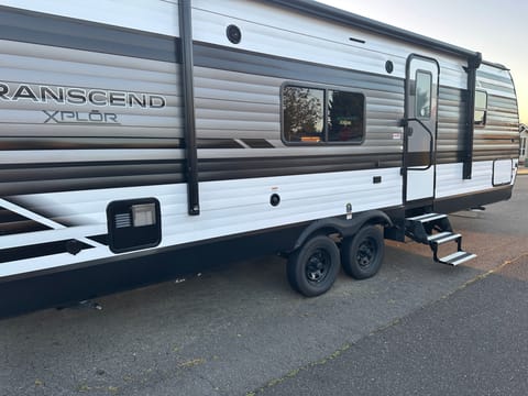 Hollys Grand Design Transcend 247BH Travel Trailer Towable trailer in Coos Bay