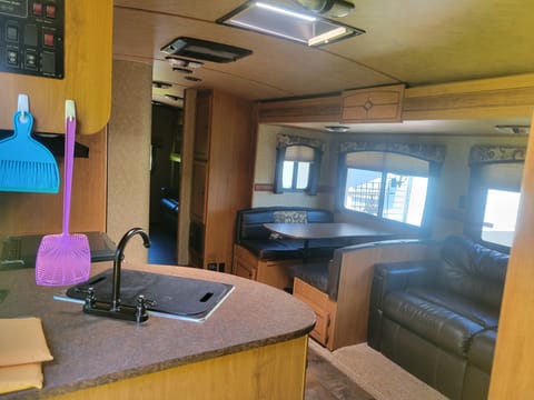 Experience Adventure this light weight and spacious camper. Towable trailer in Neenah