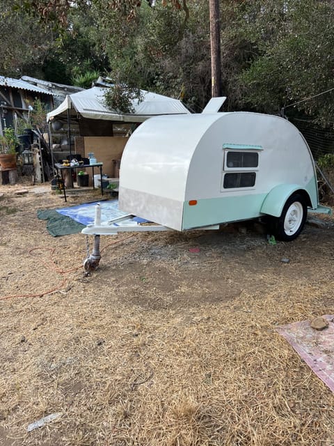 Custom built 1952 vintage teardrop trailer Towable trailer in Lake Balboa