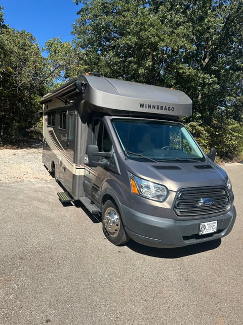 Wonderful Winnebago Fuse! Very Clean Low Miles Drivable vehicle in Edmond