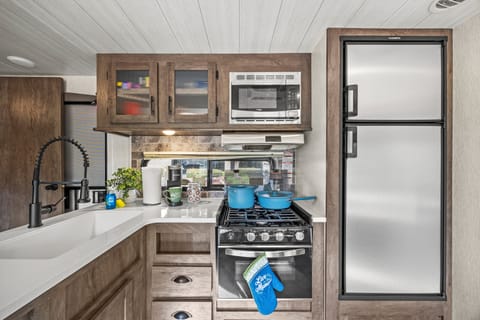 **Shasta Lake EVO | 🚐 Includes 50GB Starlink WiFi – Stay Connected Towable trailer in Rancho Cordova