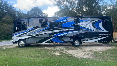 Sam & Kate’s Family Friendly RV Rental Drivable vehicle in Lake Blackshear