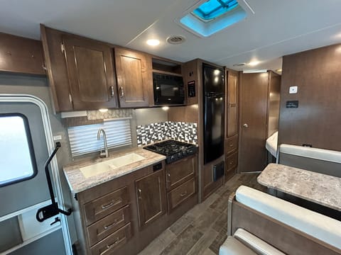 2025 26ft Winnebago Outlook #2180 Drivable vehicle in Stanton