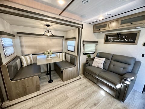 Forest River Surveyor Legend 252RBLE Towable trailer in Longboat Key