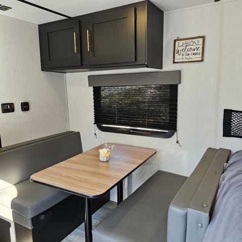 Dinette fits up to 4 people