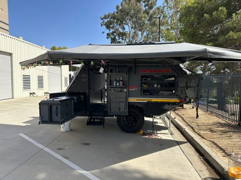 UEV 490 Overland trailer Towable trailer in Poway