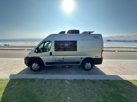 Easy living Thor rize 18g camper van Drivable vehicle in Encinitas