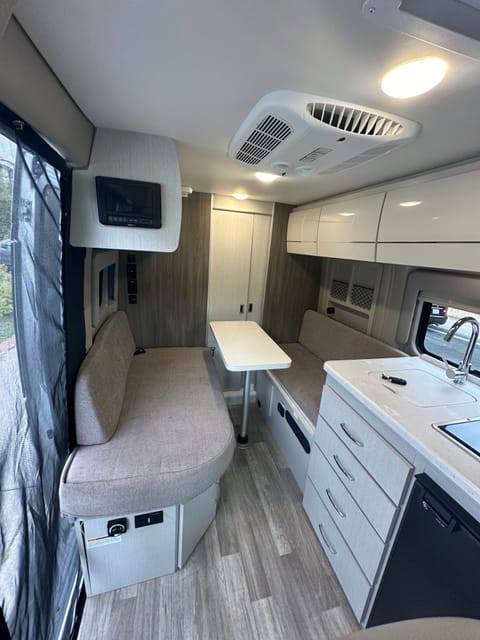 Easy living Thor rize 18g camper van Drivable vehicle in Encinitas