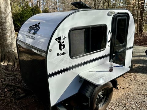 Cozy Glamping Travel Trailer Towable trailer in Waynesville