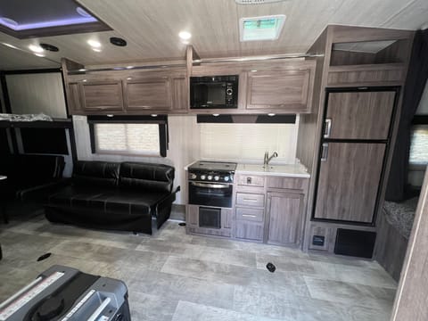 2022 Genesis Supreme RV SS 23SS Towable trailer in Tucson Estates