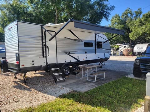 2021 Della Terra M-261RB -King Master Towable trailer in Town N Country