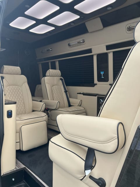 2024 Mercedes Benz Executive Sprinter Van Drivable vehicle in Leonia