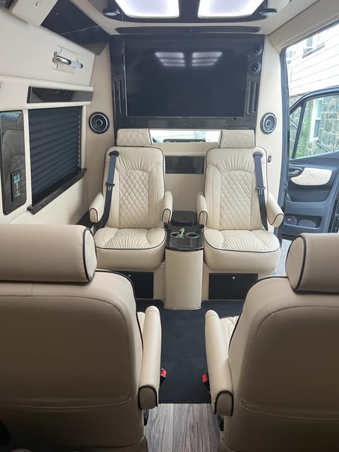 2024 Mercedes Benz Executive Sprinter Van Drivable vehicle in Leonia