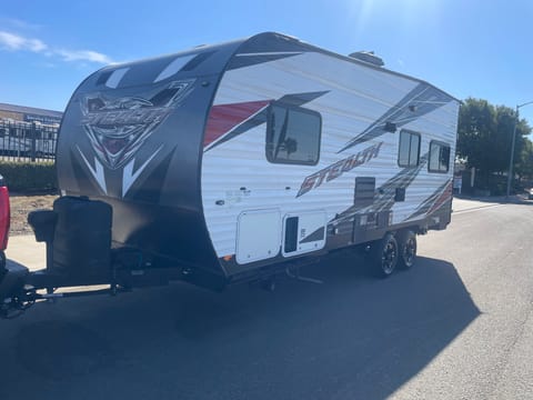 2017 STEALTH TOY HAULER TRAILER Towable trailer in Manteca