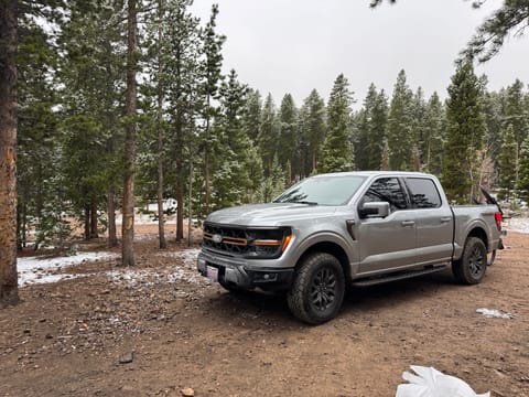 Tow vehicle for off grid excitement Drivable vehicle in Arvada