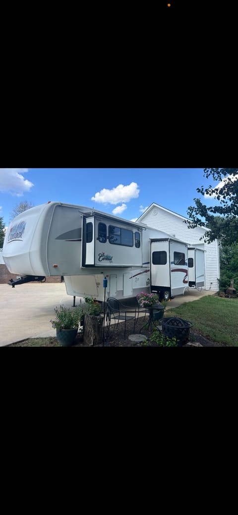 Classy Rolling Retreat Towable trailer in Johnson City