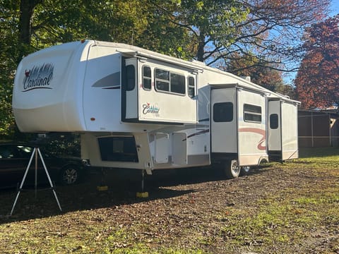 Classy Rolling Retreat Towable trailer in Johnson City