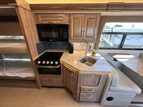 2020 Jayco Greyhawk: Space, Comfort, & Fun On Wheels! Drivable vehicle in Laveen Village