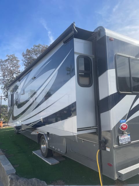 2019 Forester 32ft Luxury RV- Pure Glamping Drivable vehicle in El Cajon