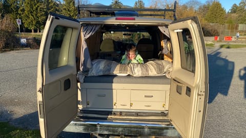 Stay Golden Campervan in North Vancouver