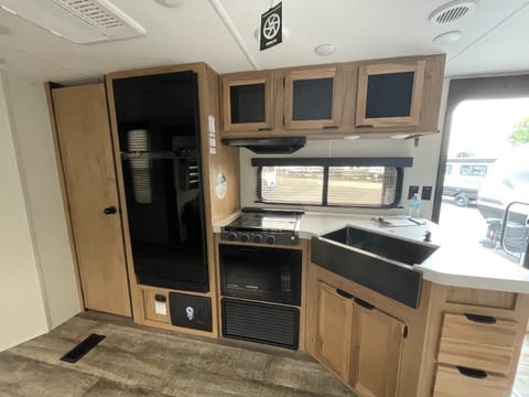 NEW! 2025 Forest River Cherokee OUTDOOR KITCHEN! Towable trailer in Lake Magdalene