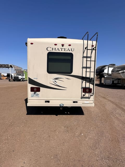 2018 Thor Chateau 31E: Spacious Comfort Drivable vehicle in Laveen Village