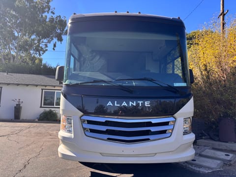 New Bright 2021 Jayco Alante 29F with Bunk Beds and Oversized Fridge Drivable vehicle in Solana Beach