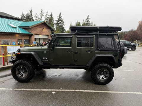 Explore Sunshine Coast & Vancouver Island in an epic Overland Jeep Wrangler RV in Sechelt