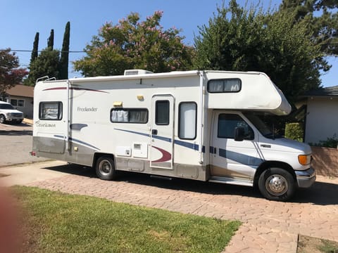 Freshly Remodeled Coachmen Freelander, Only 58k miles. Drivable vehicle in Simi Valley