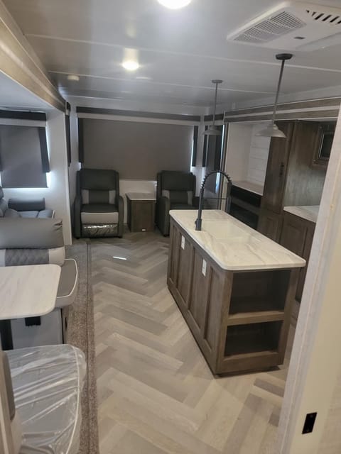 Ginnie's RV-r-bo Camper Rental -Recline in the" WILDWOOD" Travel Trailer Towable trailer in Lake Conroe